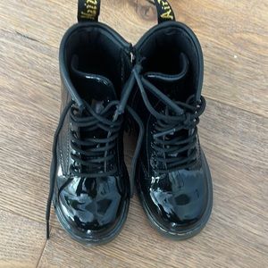 Little girl doc marten boots new